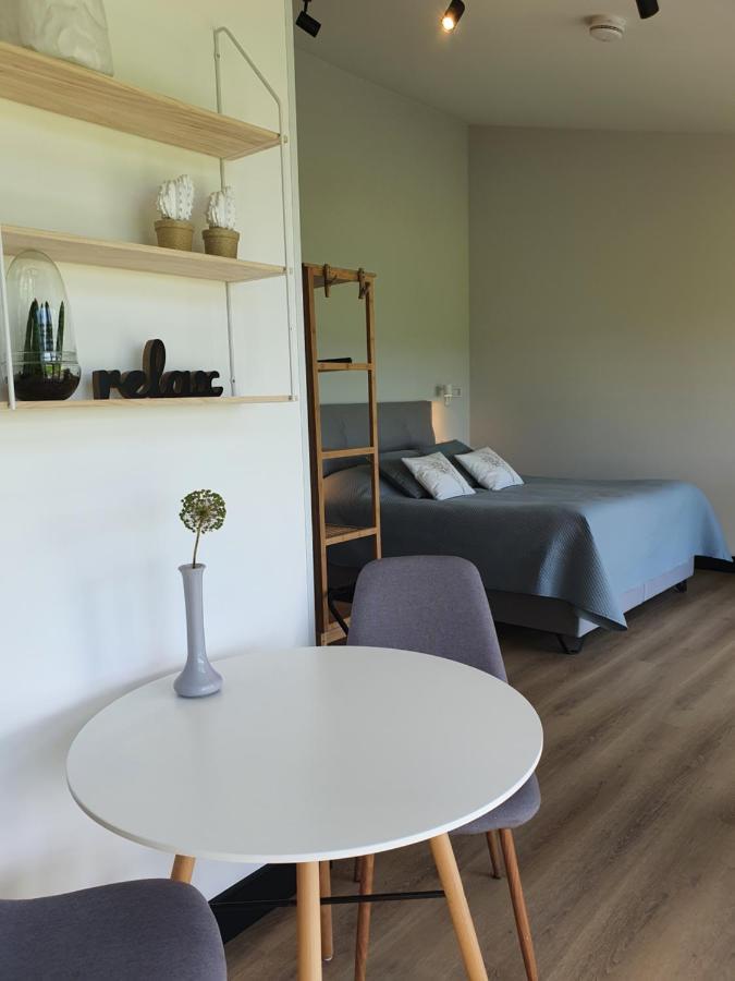 Bed and Breakfast Hippe Schuur Tytsjerk Экстерьер фото