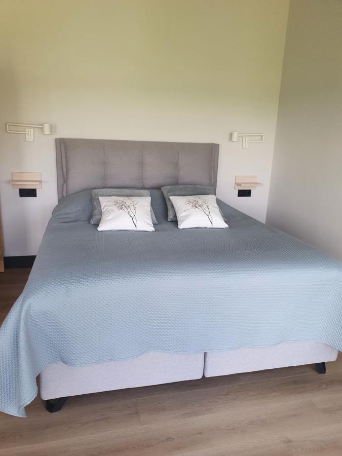 Bed and Breakfast Hippe Schuur Tytsjerk Экстерьер фото