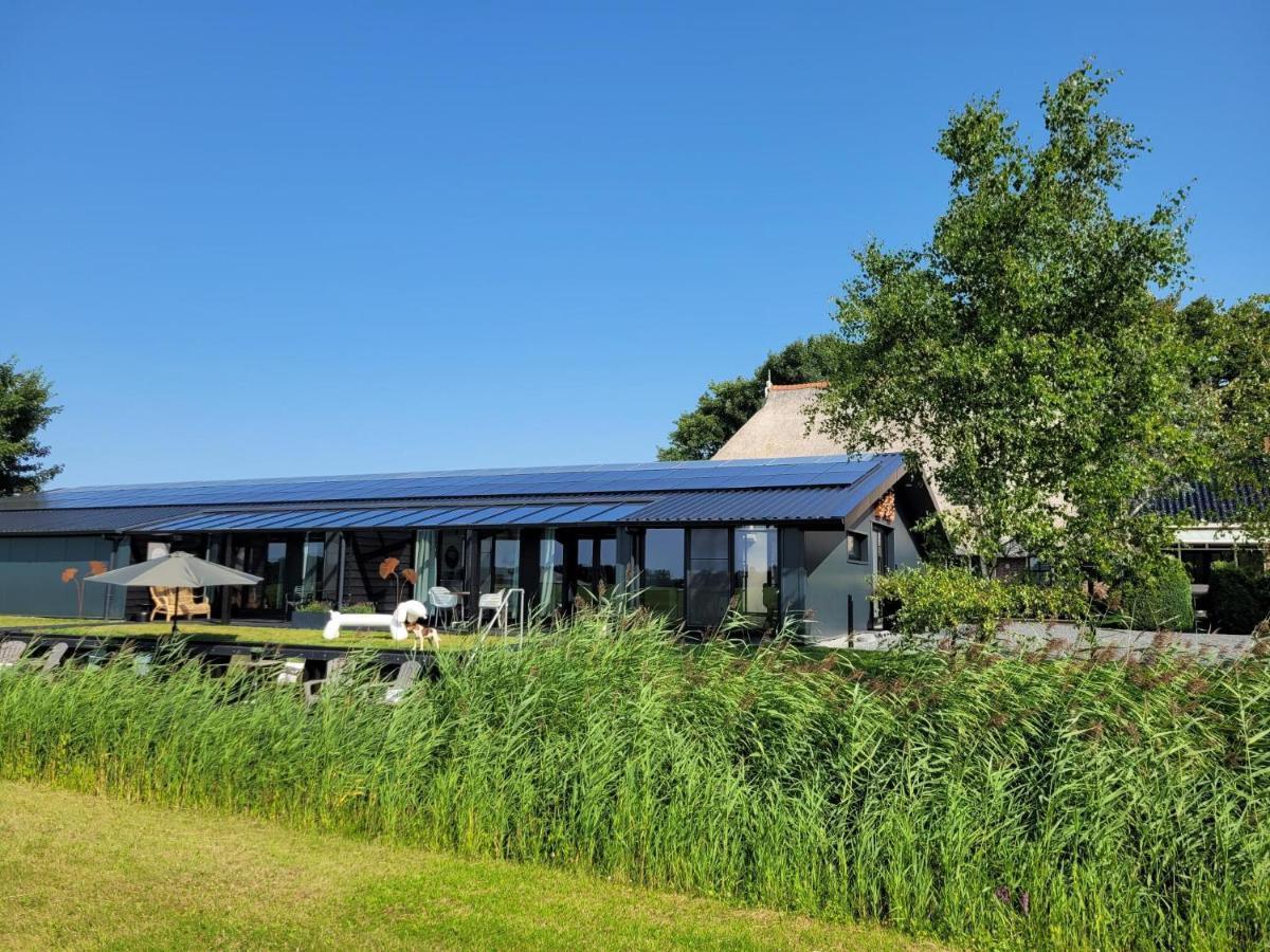 Bed and Breakfast Hippe Schuur Tytsjerk Экстерьер фото