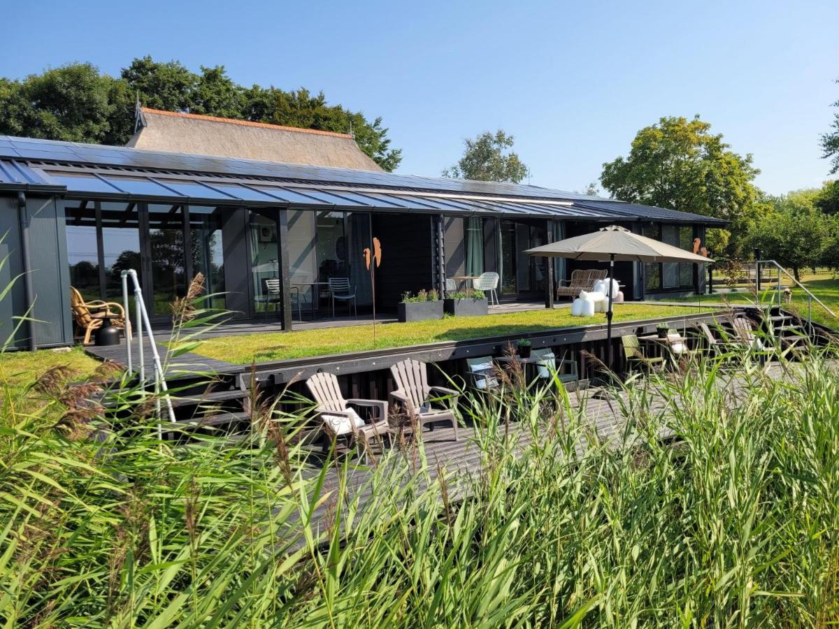 Bed and Breakfast Hippe Schuur Tytsjerk Экстерьер фото