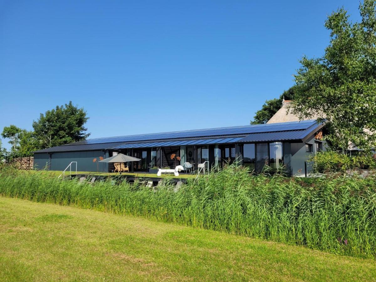 Bed and Breakfast Hippe Schuur Tytsjerk Экстерьер фото