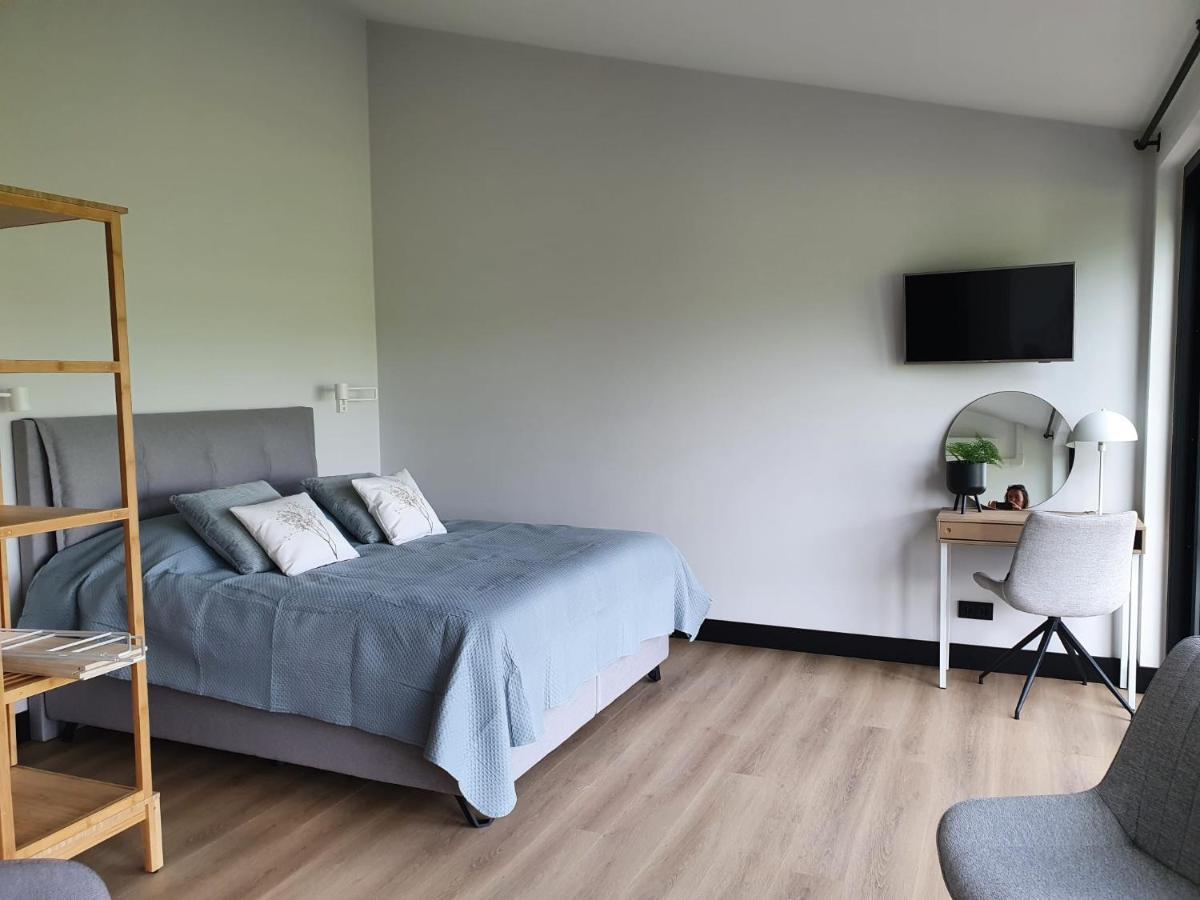 Bed and Breakfast Hippe Schuur Tytsjerk Экстерьер фото