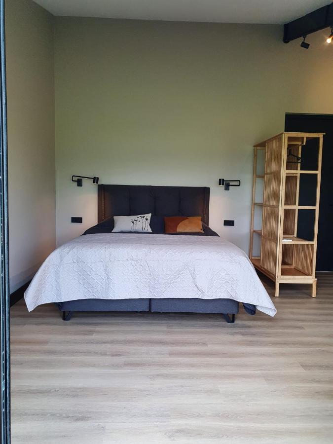 Bed and Breakfast Hippe Schuur Tytsjerk Экстерьер фото
