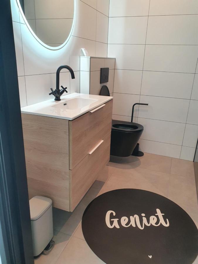 Bed and Breakfast Hippe Schuur Tytsjerk Экстерьер фото