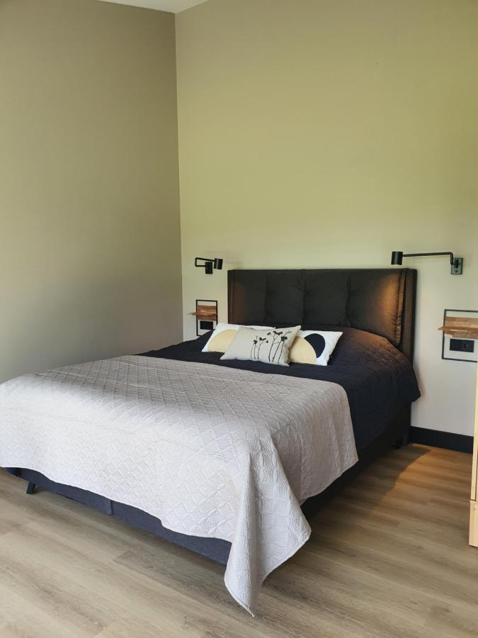 Bed and Breakfast Hippe Schuur Tytsjerk Экстерьер фото