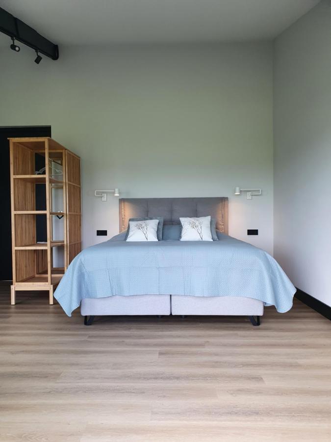 Bed and Breakfast Hippe Schuur Tytsjerk Экстерьер фото