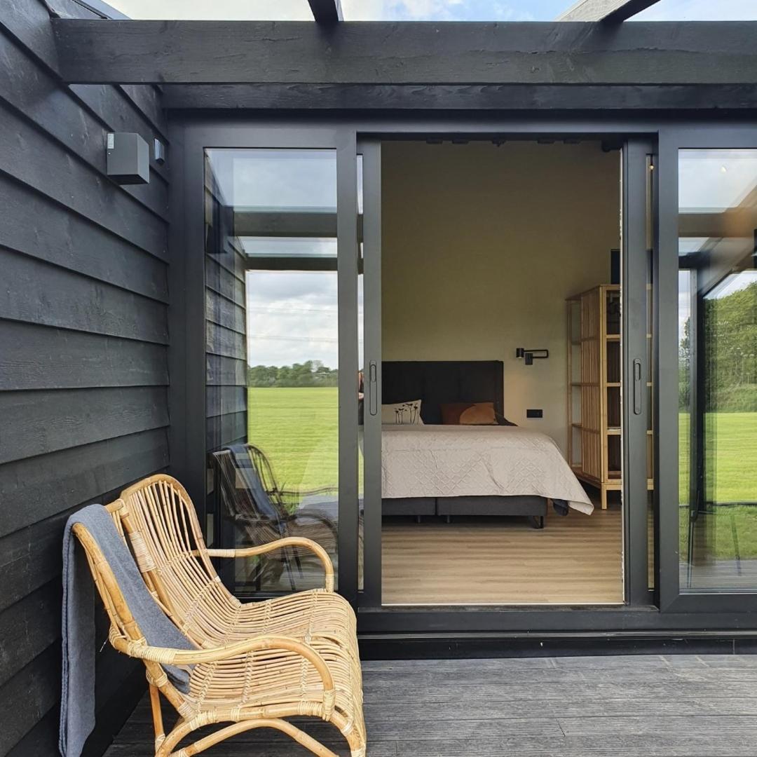 Bed and Breakfast Hippe Schuur Tytsjerk Экстерьер фото