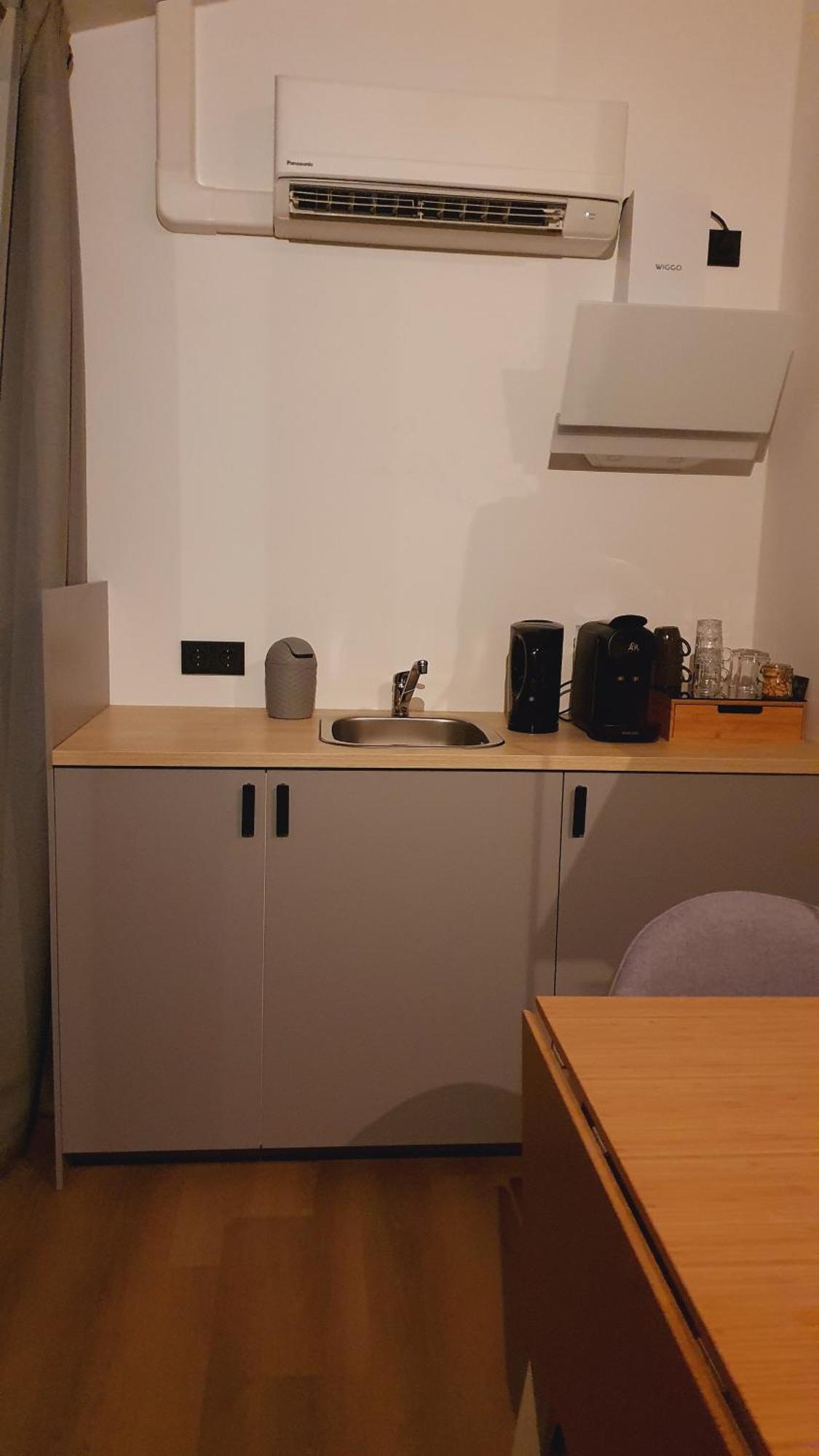 Bed and Breakfast Hippe Schuur Tytsjerk Экстерьер фото
